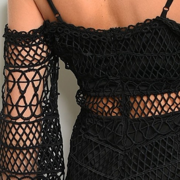 Black Vneck Crochet Lace Romper - Picture 3 of 8